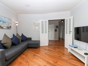 Living area - 15 Summerland Avenue (Dawlish)