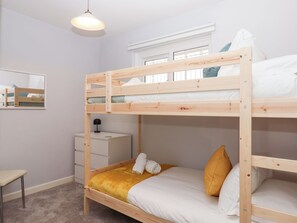 4 bedrooms, individually decorated, individually furnished, free WiFi