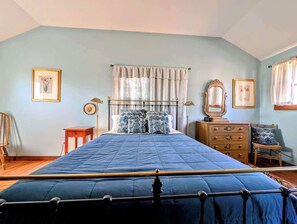 2 slaapkamers, een bureau, een strijkplank/strijkijzer, wifi