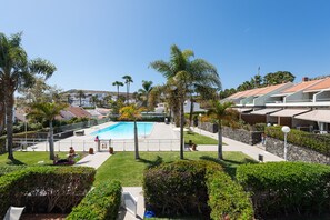 House | Pool