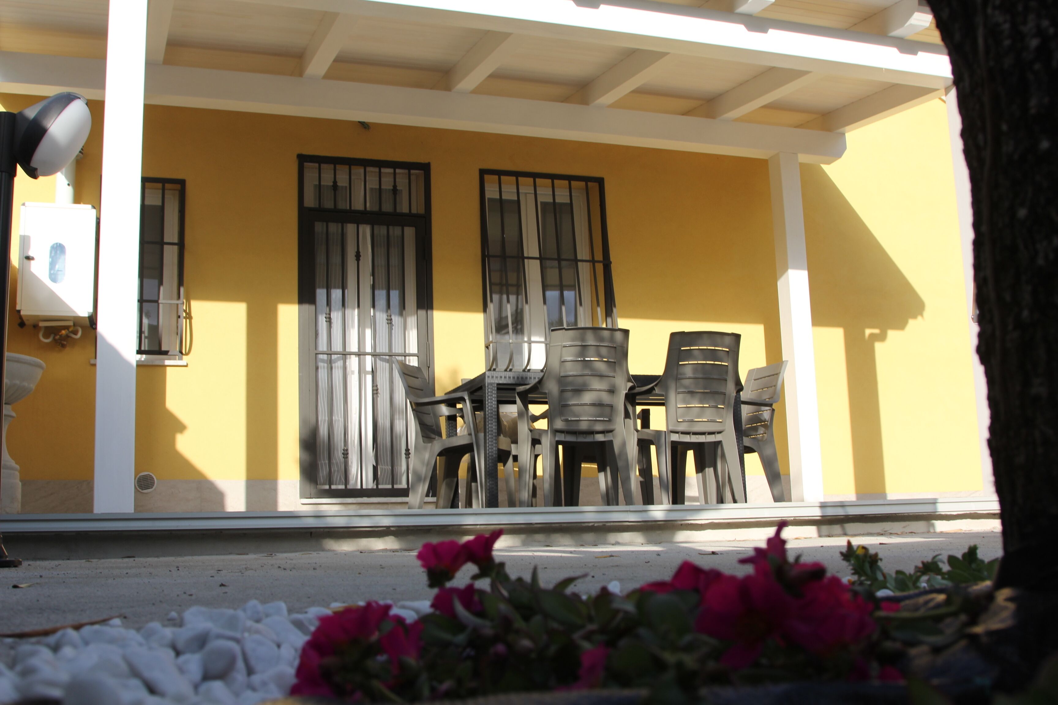 屋外ダイニングエリア