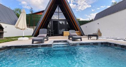 2+1 Private-Heated-Bungalow with Pool-Sauna-Jacuzzi-5 Persons in Sapanca Ünlüce