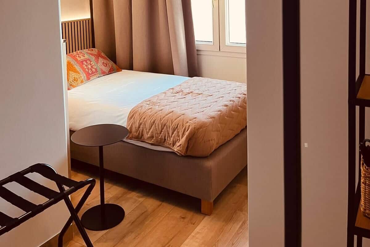Yhden hengen deluxe-huone | Pimennysverhot, ilmainen Wi-Fi