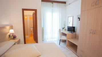 Doppia Basic, balcone | Una scrivania, Wi-Fi gratuito, lenzuola