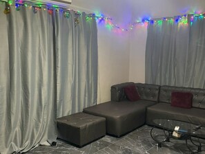Apartment, 2 Schlafzimmer, barrierefrei, Raucher | Wohnzimmer