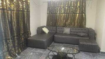 Apartamento, 2 quartos, para fumantes, varanda | Sala de estar