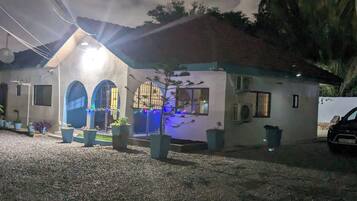 Fachada da propriedade