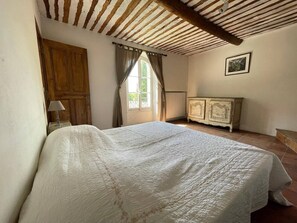 4 Schlafzimmer, Bügeleisen/Bügelbrett, WLAN, Bettwäsche