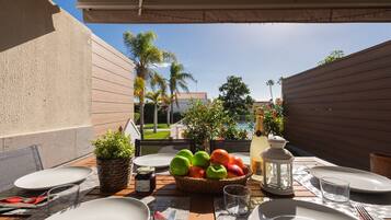 House | Outdoor dining