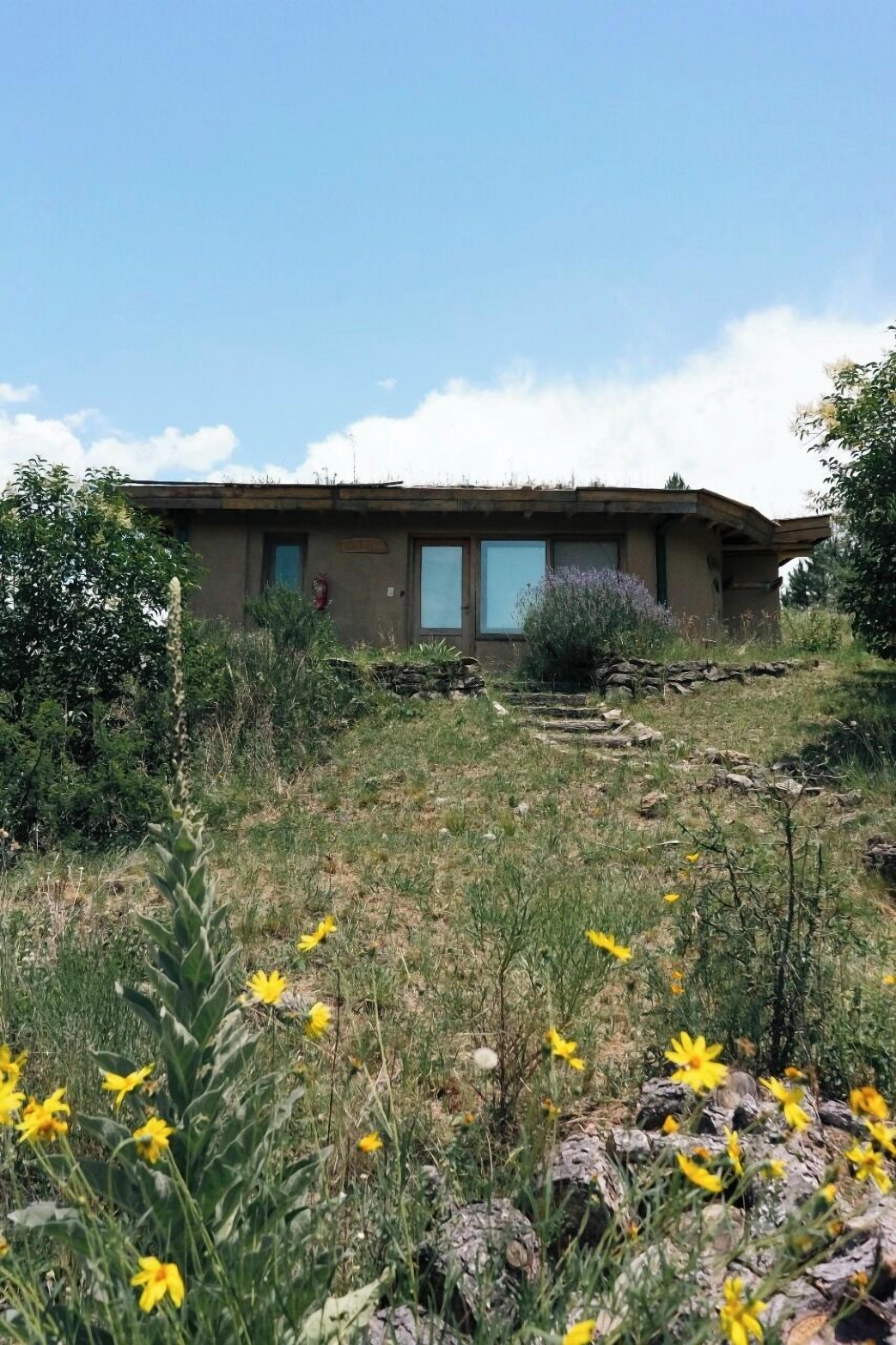 Comfort Cabin, River View | 1 bedroom, down comforters, free WiFi