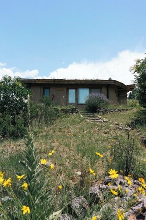 Hytte – comfort, elveutsikt | 1 soverom, dundyner og wi-fi (inkludert)