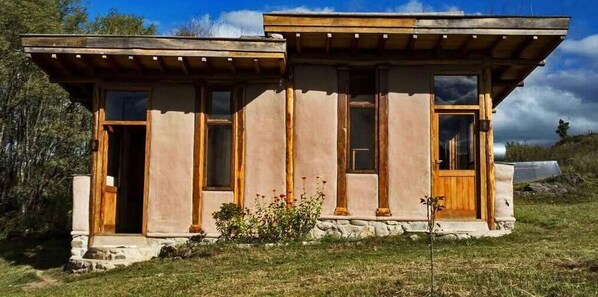 Hytte – comfort, hageutsikt | Bad | Dusj, regndusjhode, toalettartikler (inkludert) og såpe