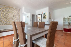 Dining - Casa Colly, 2 bed villa with private pool within walking distance of Carvoeiro and the beach (Carvoeiro)