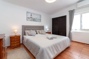 2 多间卧室、熨斗/熨衣板、免费 WiFi、床单