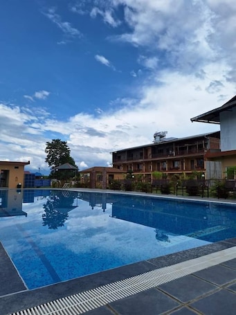 Outdoor pool. sisaipark village