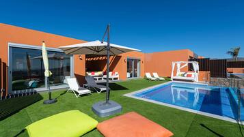 Chalet | Pool | Indoor pool, outdoor pool