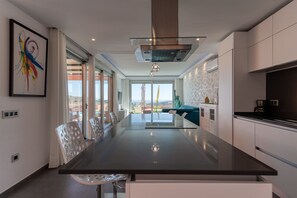 Chalet | Private kitchen - Chalet in Maspalomas With Heated Pool (San Bartolomé de Tirajana)