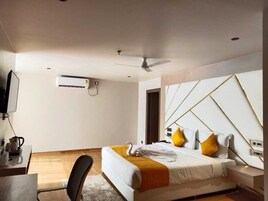 华丽双人房或双床房, 城市景观 | 办公桌、笔记本电脑工作区、免费 WiFi