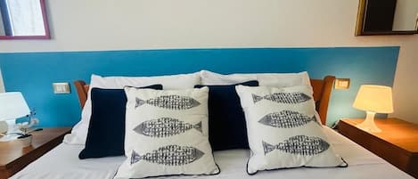 2 عدّة غرف نوم وواي فاي وملاءات أسرّة