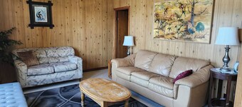 3 bedroom cabin in Sioux Narrows-Nestor Falls on Crow Lake #5 Bull Moose Lodge