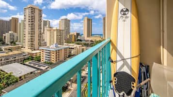 Condo (0 Bedroom) | Balcony view