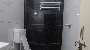 Classic Üç Kişilik Oda | Banyo