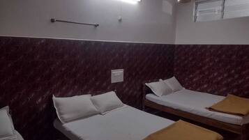 Classic Triple Room | Free WiFi