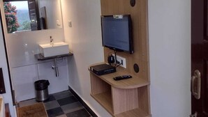 Standard Tek Büyük Yataklı Oda, Tepe Manzaralı | Ücretsiz kablosuz İnternet