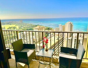 Property grounds - Unobstructed Waikiki Beach Ocean View Free Parking (Honolulu)