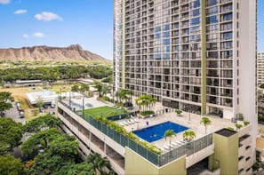 Exterior - Tropical Oasis, Steps away from Waikiki Beach, Free Parking (Honolulu)