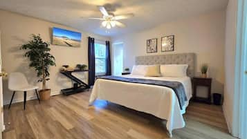 3 bedrooms, desk, iron/ironing board, WiFi