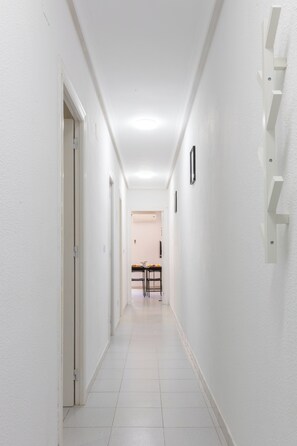 Apartment, 2 Bedrooms, Accessible, Balcony | Interior