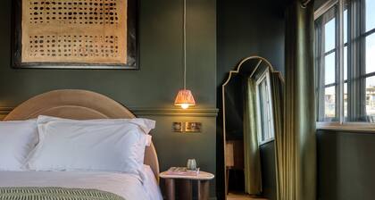 The Carlton Tavern Hotel