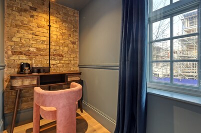 The Carlton Tavern Hotel