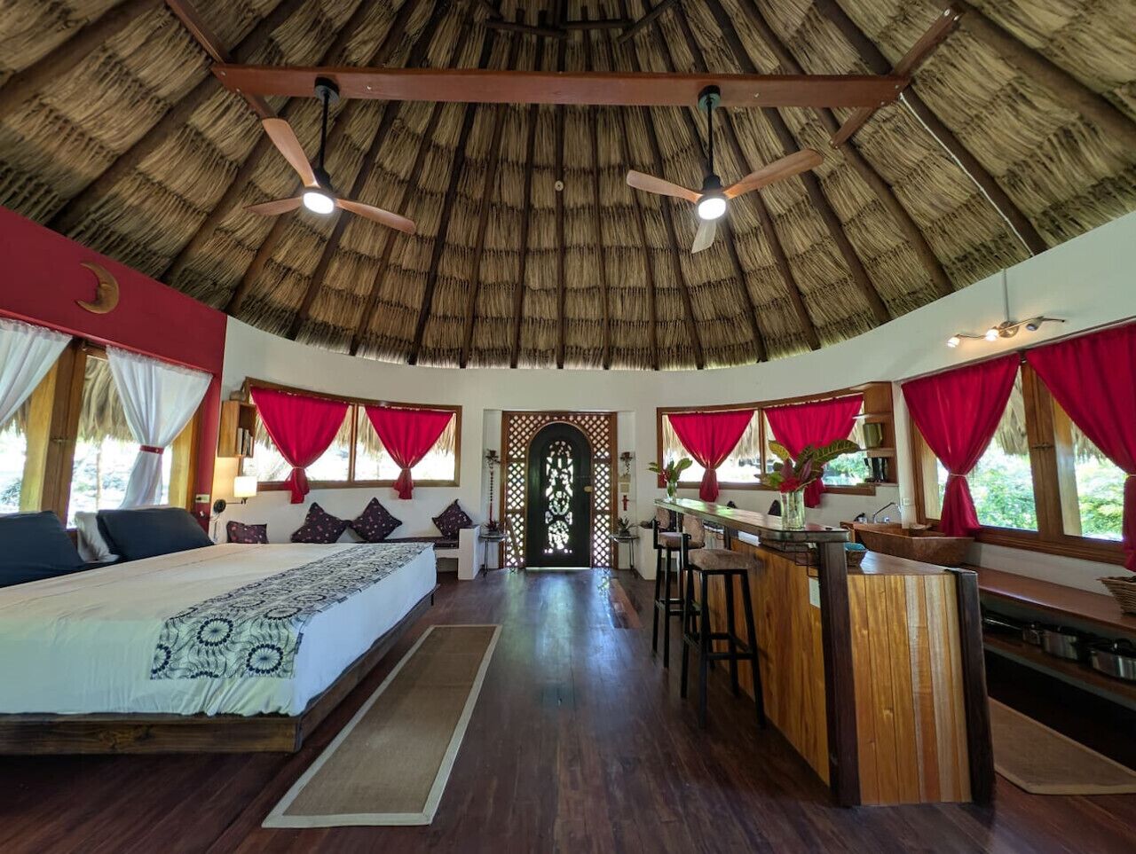 1 chambre, fer et planche à repasser, Wi-Fi gratuit, draps fournis