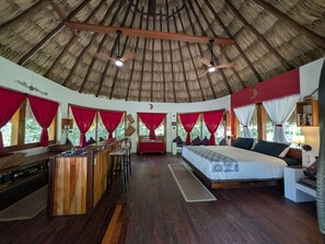 4 bedrooms, desk, iron/ironing board, free WiFi - Framadani estate entire property - 3BDR Villa with pool and 1BDR Cabin (San Ignacio)