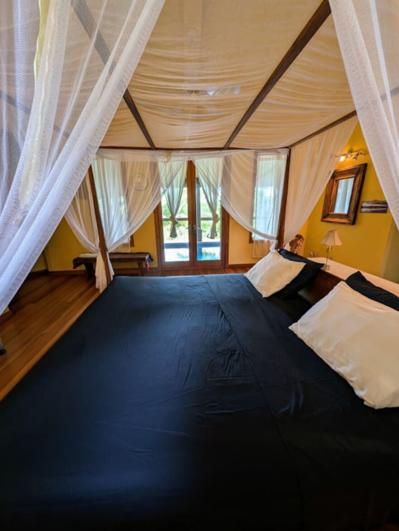 4 bedrooms, desk, iron/ironing board, free WiFi