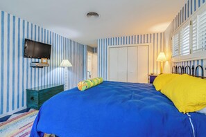 House, Multiple Beds, Patio, Garden View (OAK AVENUE 77) | 4 bedrooms, individually decorated, individually furnished