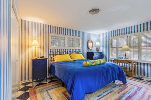 House, Multiple Beds, Patio, Garden View (OAK AVENUE 77) | 4 bedrooms, individually decorated, individually furnished