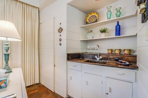 Maison, plusieurs lits, patio, vue jardin (OAK AVENUE 77) | Intérieur