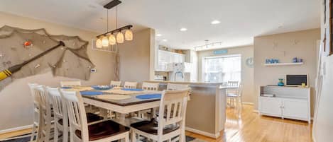 4 bedrooms, individually decorated, individually furnished