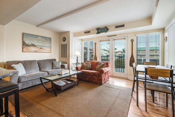 Living area - THE Opal S202 (Dewey Beach)