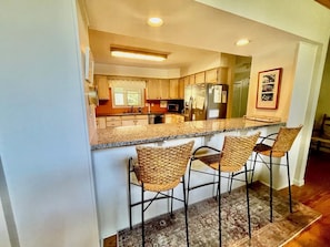 Maison, plusieurs lits, cheminée, vue jardin (OAK AVENUE 73) | Cuisine privée | Cafetière/bouilloire