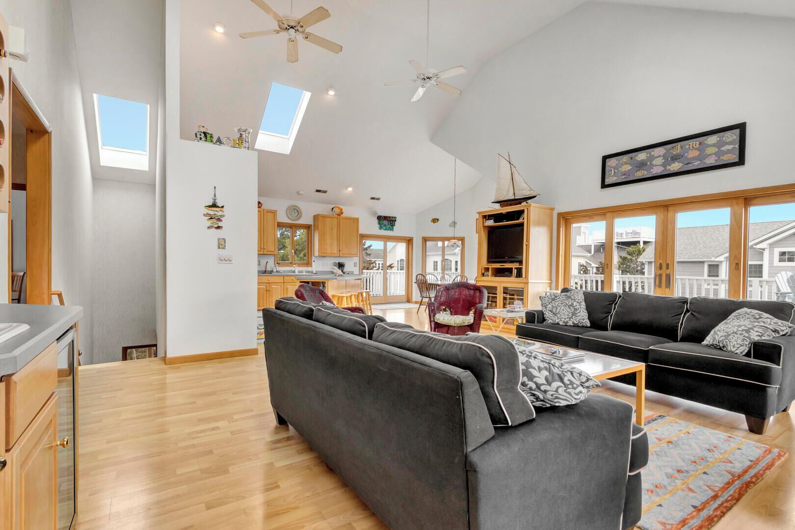 House, Multiple Beds, Balcony, Ocean View (PEPPER AVENUE 23) | Living area | Fireplace