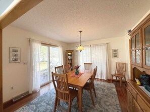 Casa, letti multipli, patio, vista giardino (EAGLE DRIVE 26) | 3 camere, con stile personalizzato, con arredamento individuale