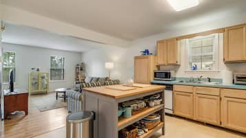 Cottage, Multiple Beds, Patio, Pool View (COLUMBIA AVENUE 17) | Private kitchen | Coffee/tea maker