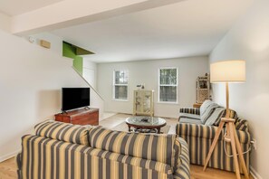 Cottage, Multiple Beds, Patio, Pool View (COLUMBIA AVENUE 17) | Living area - Columbia Avenue 17 (Ocean View)