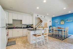 บ้านพัก, หลายเตียง, ใช้สระว่ายน้ำได้ (SHOAL LANE 12) | ครัวส่วนตัว | เครื่องชงกาแฟ/ชา