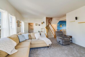 บ้านพัก, หลายเตียง, ใช้สระว่ายน้ำได้ (SHOAL LANE 12) | บริเวณนั่งเล่น