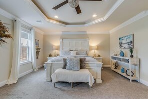 Ferienhaus, Mehrere Betten, Terrasse, Poolblick (CATALINA CIRCLE 21520) | 6 Schlafzimmer, individuell dekoriert, individuell eingerichtet